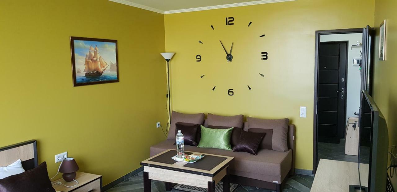 7 Days Apartments Апартаменты В Затоке 扎托卡 外观 照片
