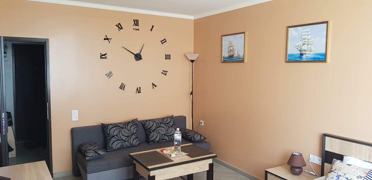 7 Days Apartments Апартаменты В Затоке 扎托卡 外观 照片