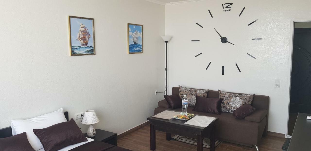 7 Days Apartments Апартаменты В Затоке 扎托卡 外观 照片